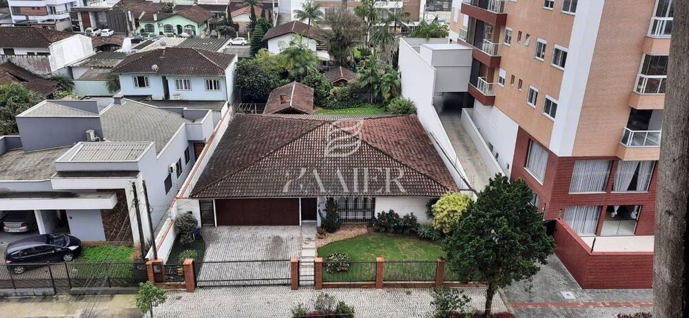 Casa, 3 quartos, 245 m² - Foto 1