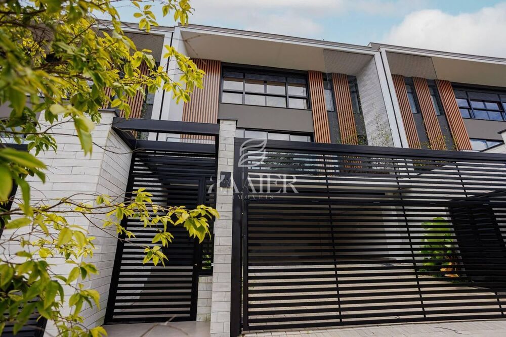 Sobrado à venda com 3 quartos, 291m² - Foto 1