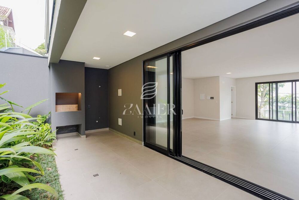Sobrado à venda com 3 quartos, 291m² - Foto 2
