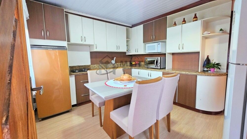 Casa, 4 quartos, 137 m² - Foto 1