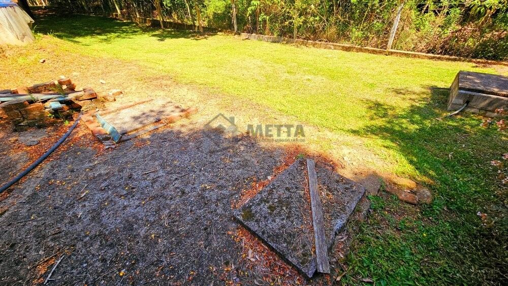 Chácara à venda com 4 quartos, 7m² - Foto 1
