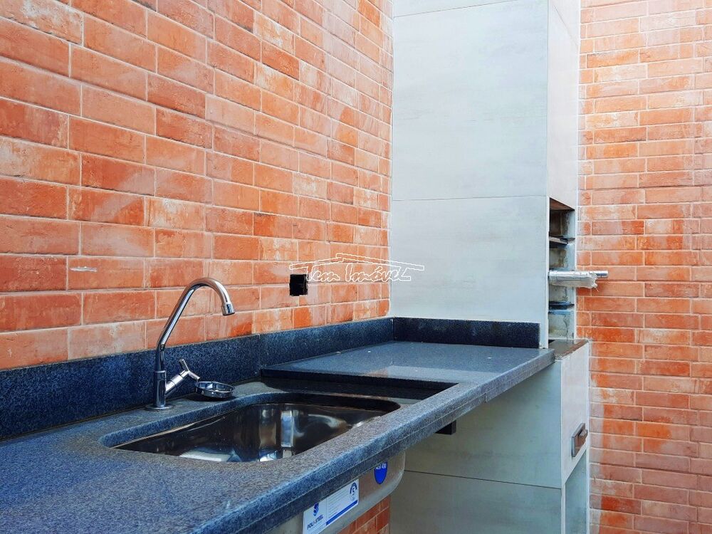 Casa à venda com 3 quartos, 111m² - Foto 2