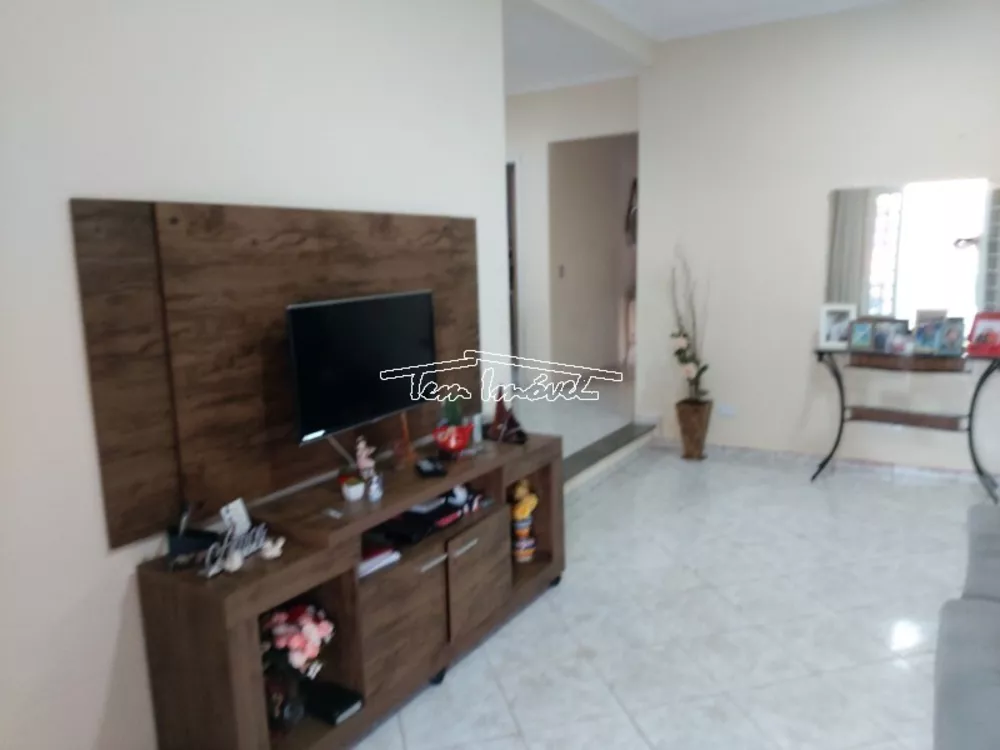 Casa à venda com 3 quartos, 133m² - Foto 1