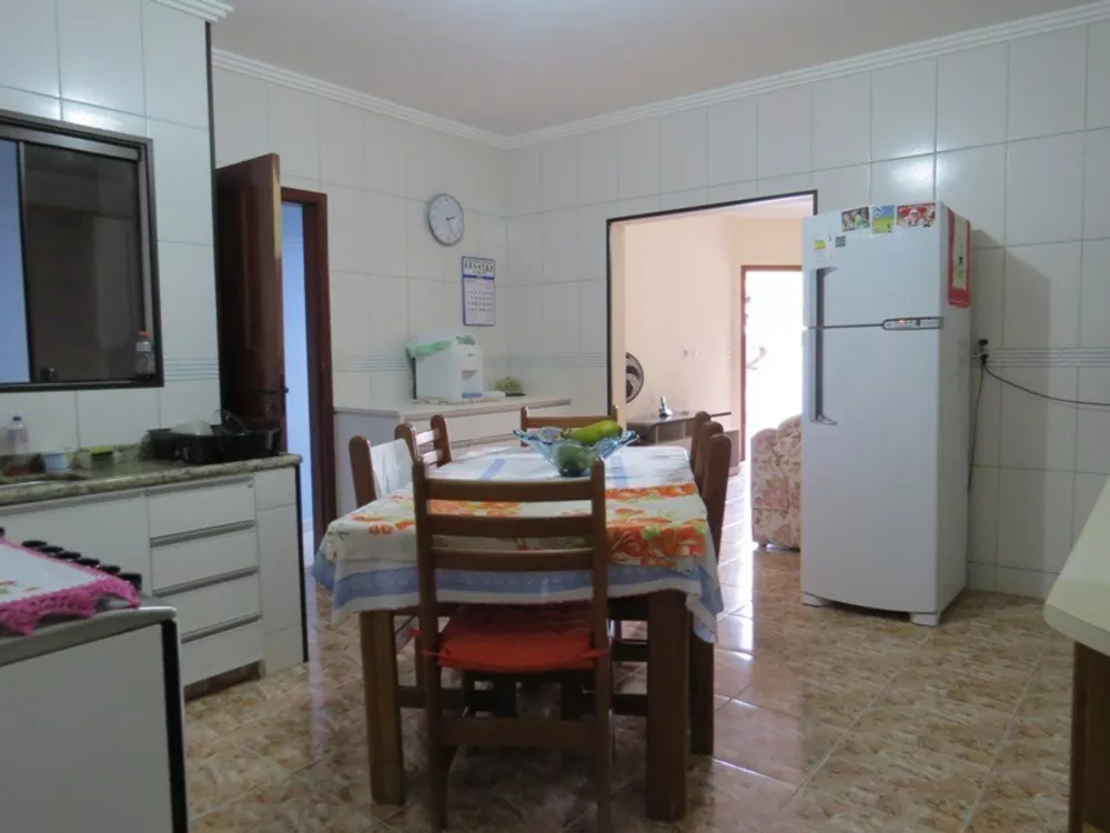 Casa à venda com 3 quartos, 187m² - Foto 7