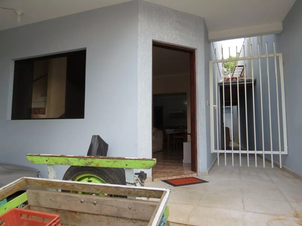 Casa à venda com 3 quartos, 187m² - Foto 2