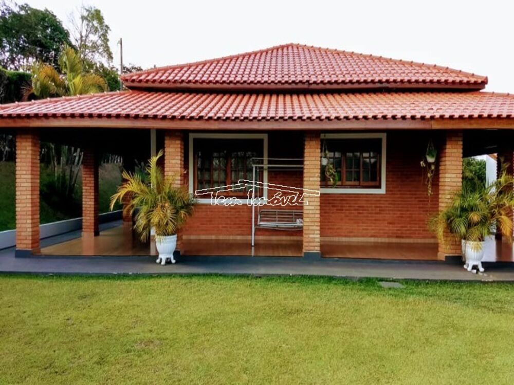 Chácara, 3 quartos, 1800 m² - Foto 1