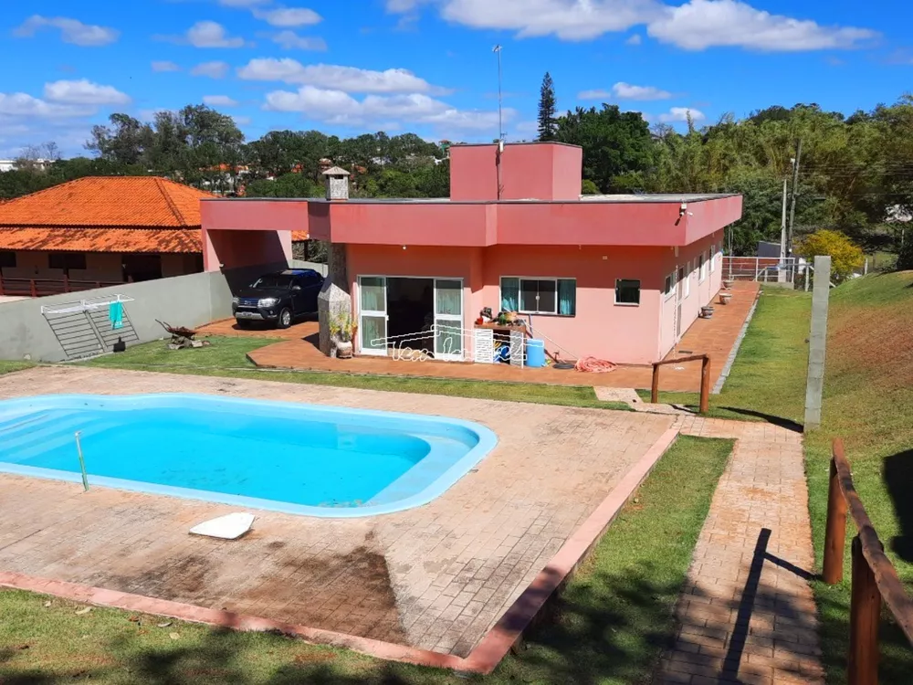 Fazenda à venda com 4 quartos, 220m² - Foto 1