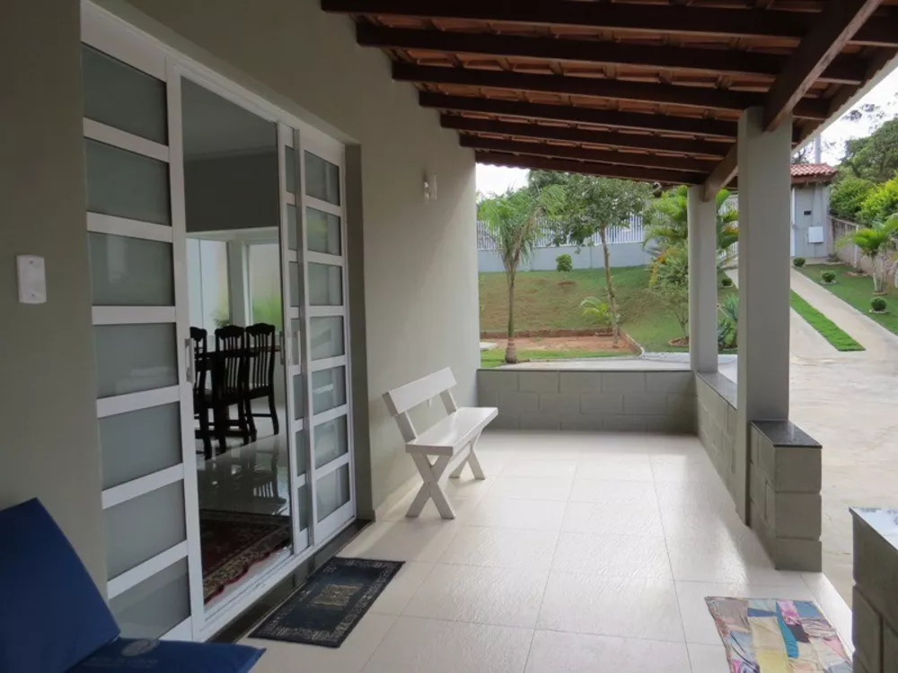 Fazenda à venda com 3 quartos, 200m² - Foto 1