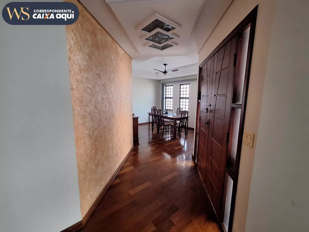 Casa à venda com 4 quartos, 252m² - Foto 3