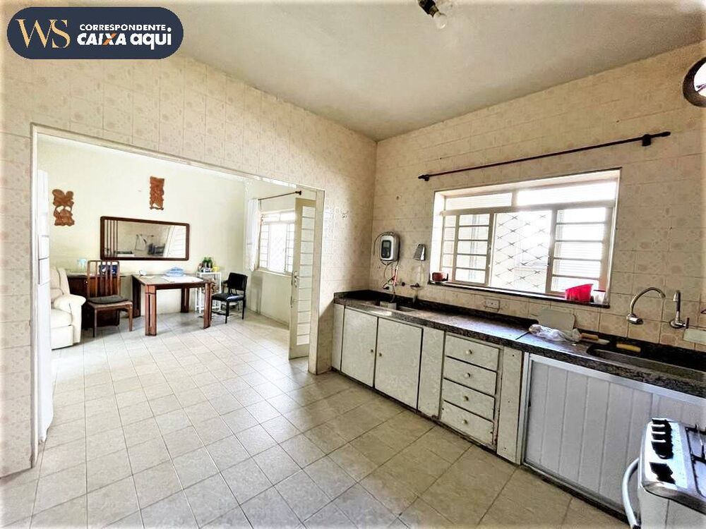 Casa, 4 quartos, 192 m² - Foto 1