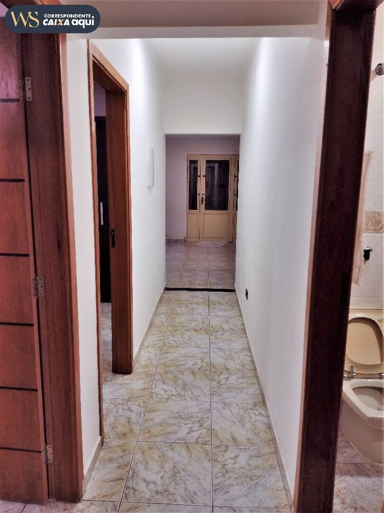 Casa à venda com 3 quartos, 230m² - Foto 3