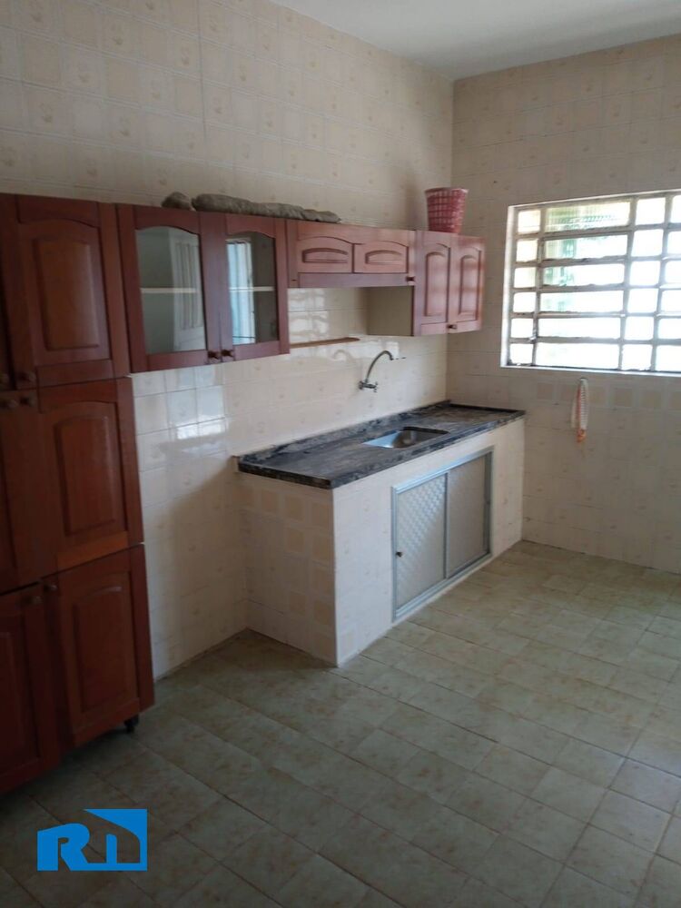 Casa à venda com 2 quartos, 280m² - Foto 4
