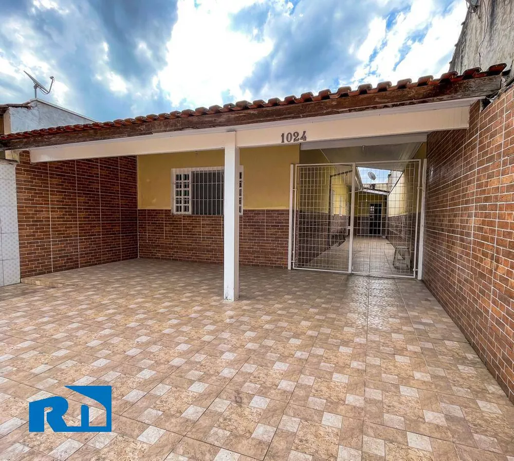 Casa à venda com 3 quartos, 245m² - Foto 1