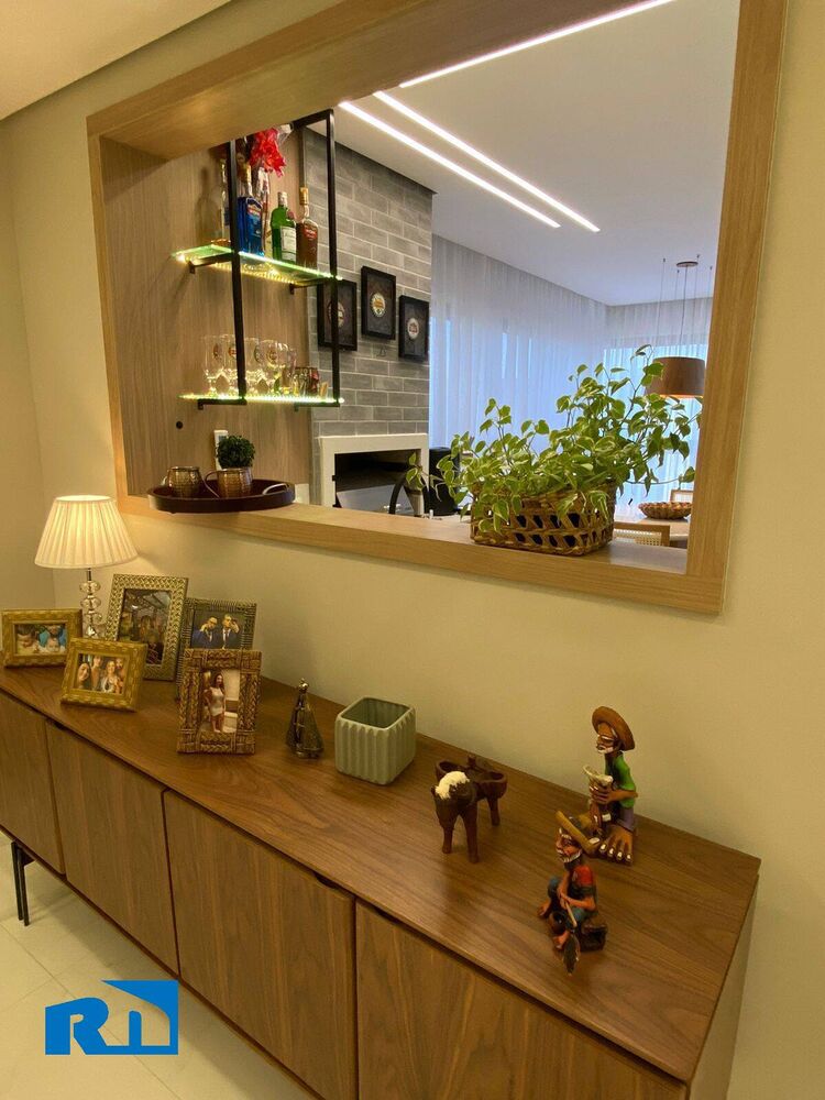 Apartamento à venda e aluguel com 3 quartos, 142m² - Foto 1