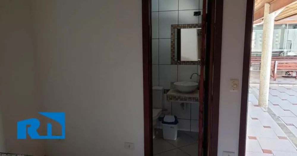 Casa à venda com 3 quartos, 215m² - Foto 3