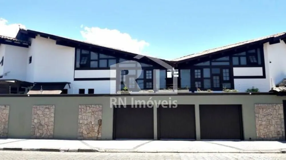 Casa, 3 quartos, 276 m² - Foto 1
