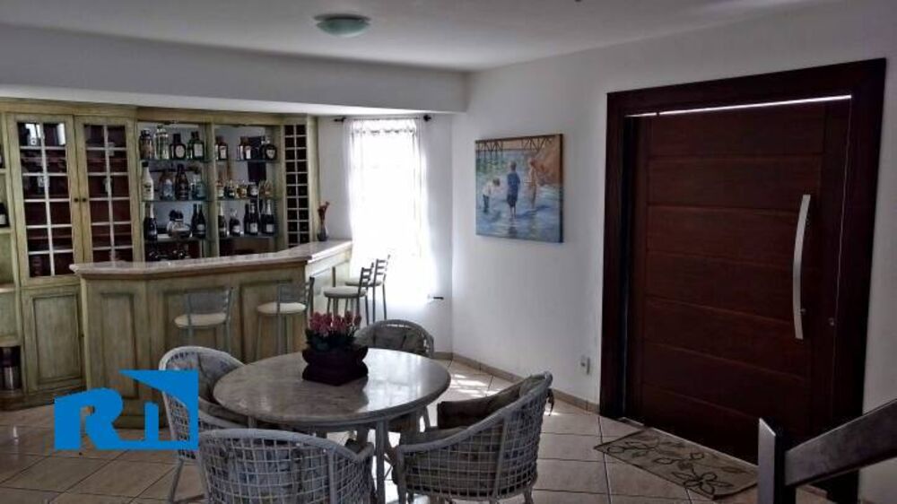Casa à venda com 3 quartos, 276m² - Foto 4
