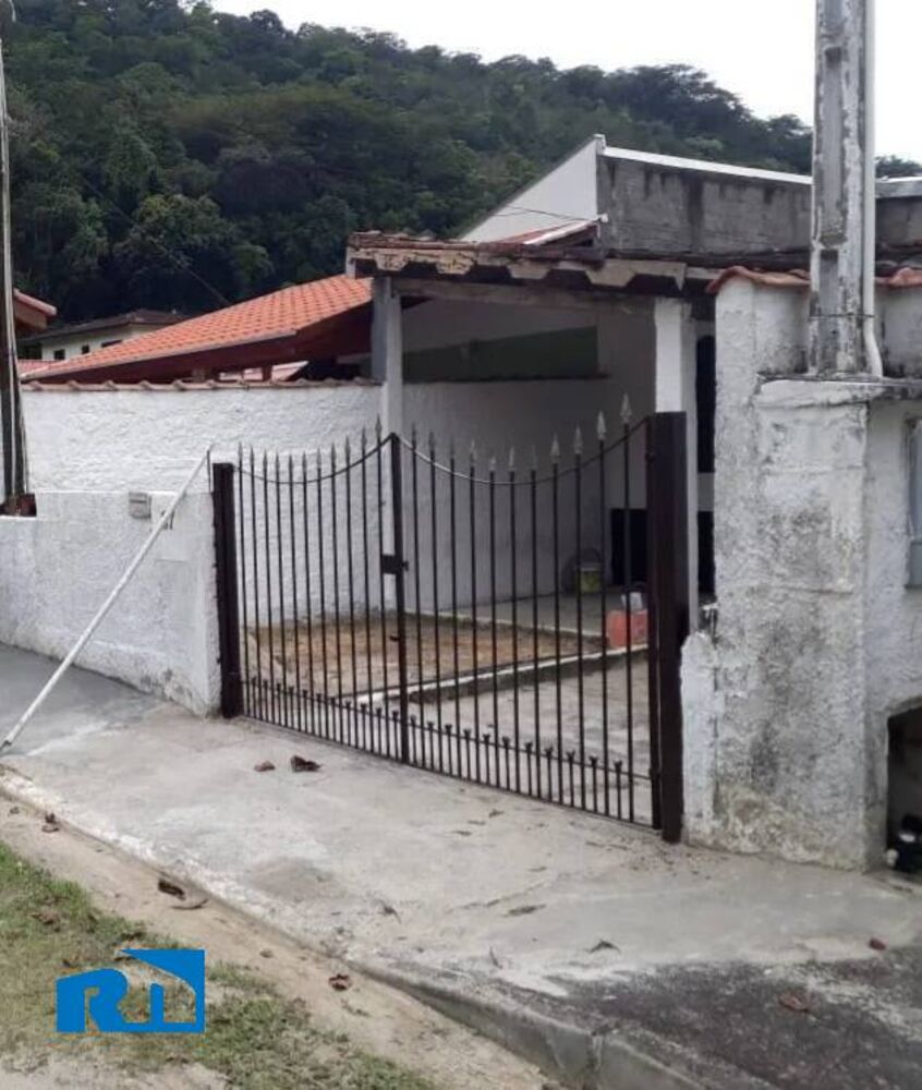 Casa à venda com 2 quartos, 100m² - Foto 1