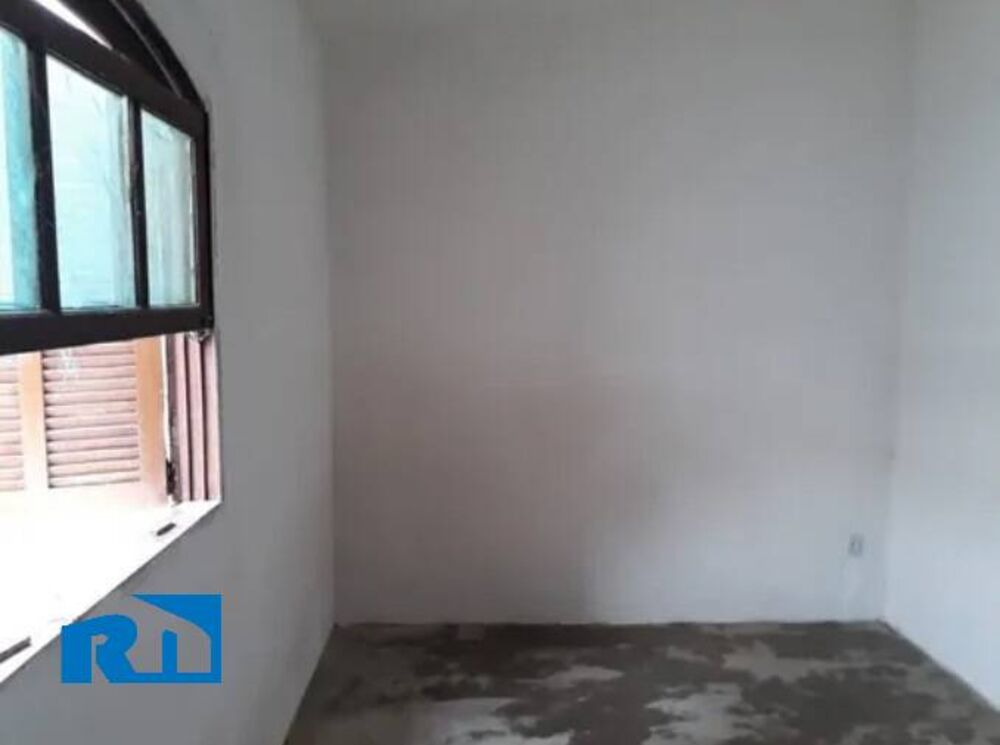 Casa à venda com 2 quartos, 100m² - Foto 3