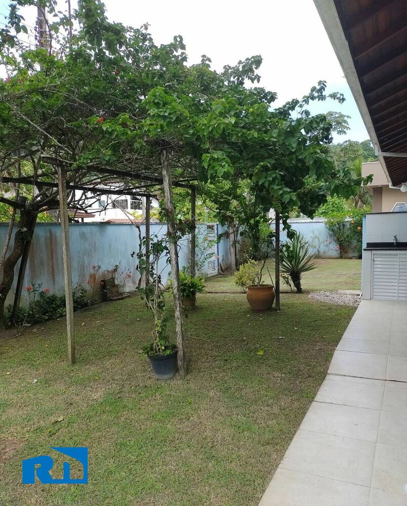 Casa à venda com 3 quartos, 257m² - Foto 4