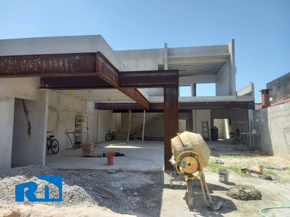 Casa à venda com 4 quartos, 360m² - Foto 1