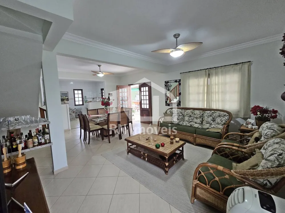 Casa, 3 quartos, 236 m² - Foto 2