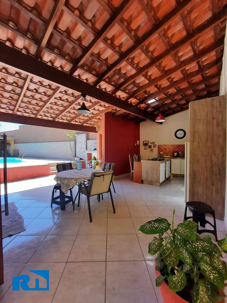 Casa à venda com 3 quartos, 190m² - Foto 3