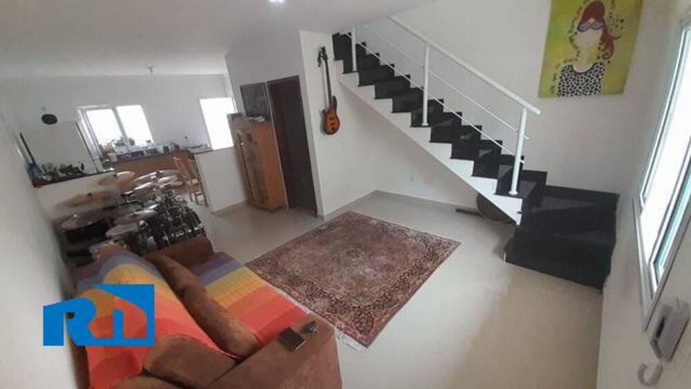 Casa à venda com 2 quartos, 100m² - Foto 1
