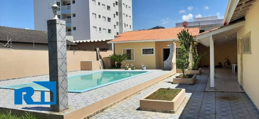 Casa, 6 quartos, 320 m² - Foto 1
