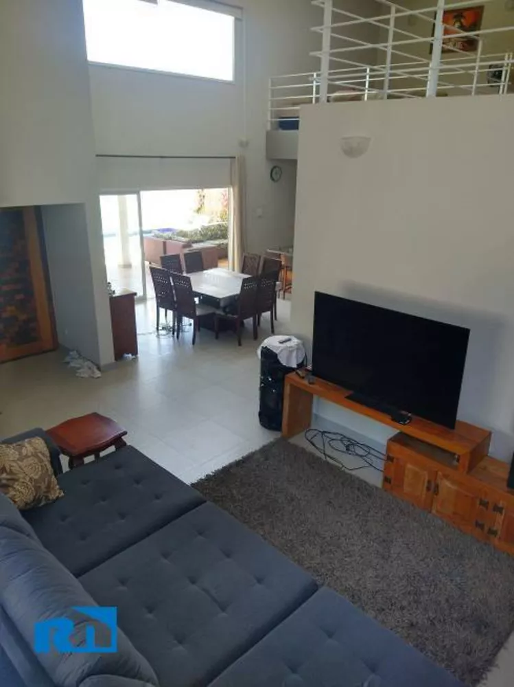 Casa à venda com 6 quartos, 300m² - Foto 4