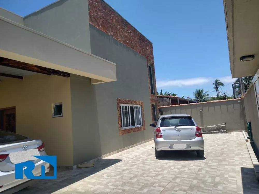 Casa à venda com 6 quartos, 300m² - Foto 1