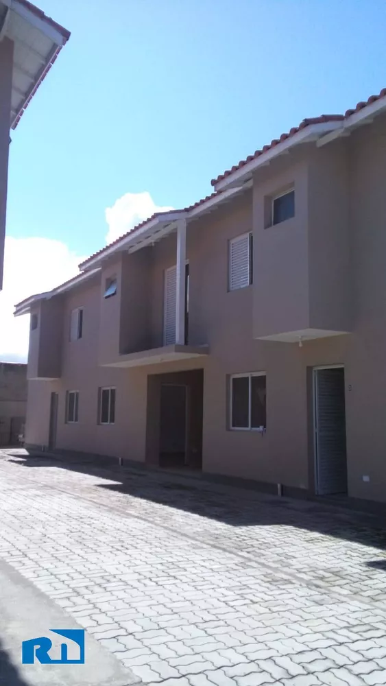 Sobrado à venda com 3 quartos, 114m² - Foto 1