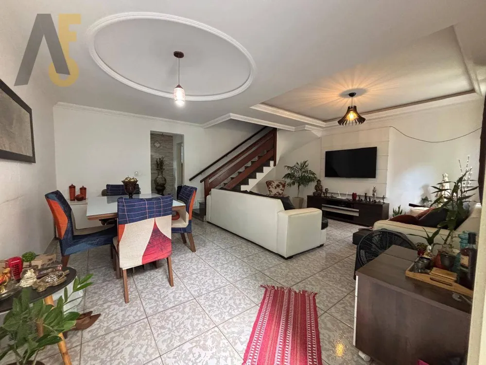 Casa, 3 quartos, 128 m² - Foto 2