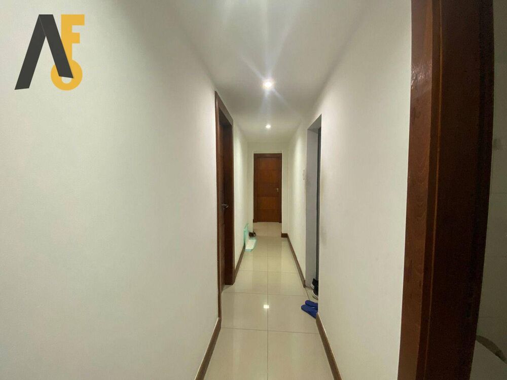 Casa à venda com 4 quartos, 350m² - Foto 17