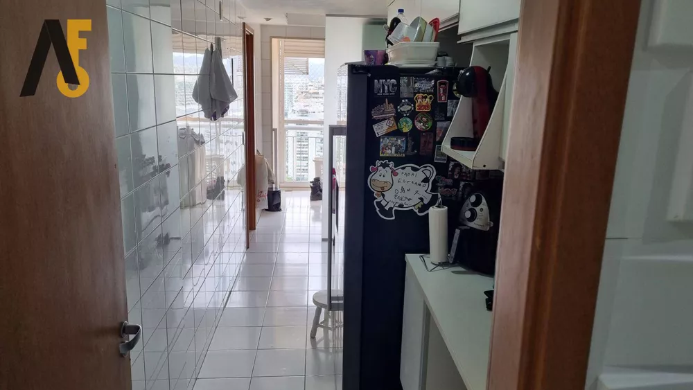 Cobertura à venda com 3 quartos, 200m² - Foto 3