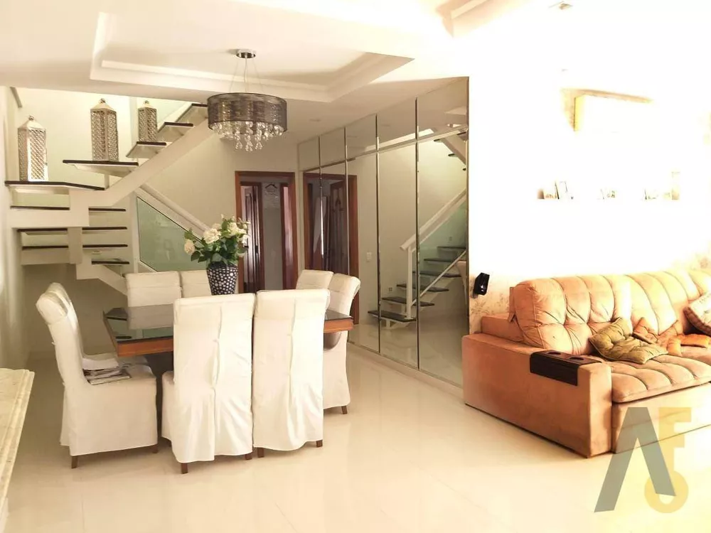 Cobertura, 3 quartos, 261 m² - Foto 2