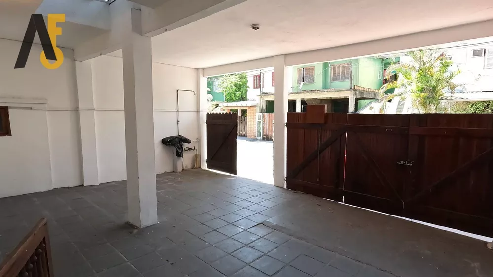 Casa de Condomínio à venda com 4 quartos, 249m² - Foto 1