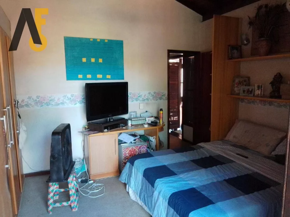 Casa, 4 quartos, 240 m² - Foto 1