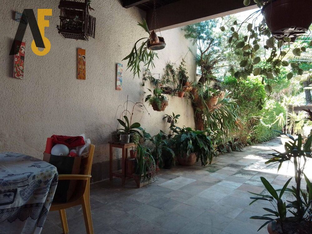 Casa, 4 quartos, 240 m² - Foto 8