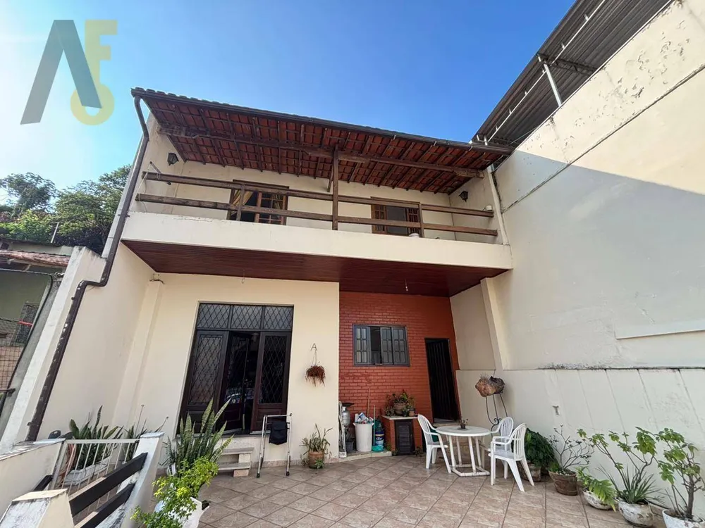 Casa, 6 quartos, 221 m² - Foto 2