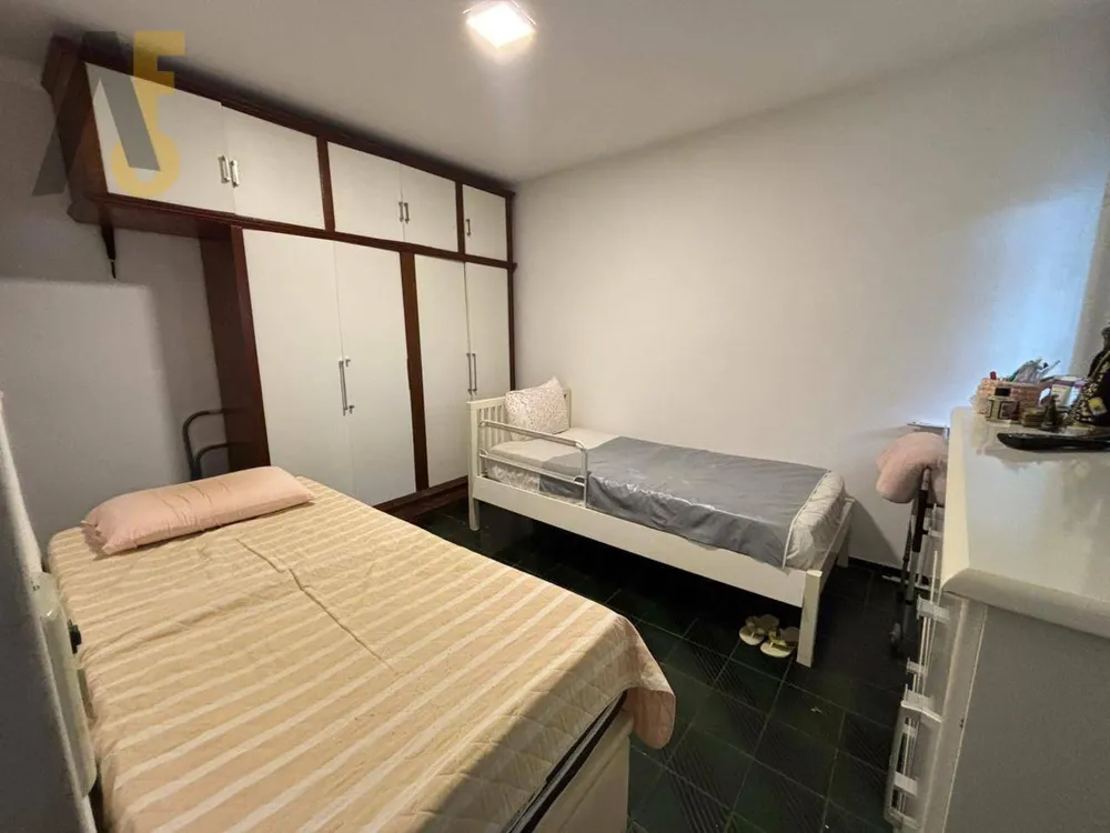Casa, 6 quartos, 221 m² - Foto 2