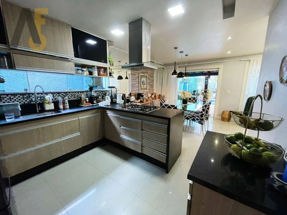 Casa, 6 quartos, 267 m² - Foto 13
