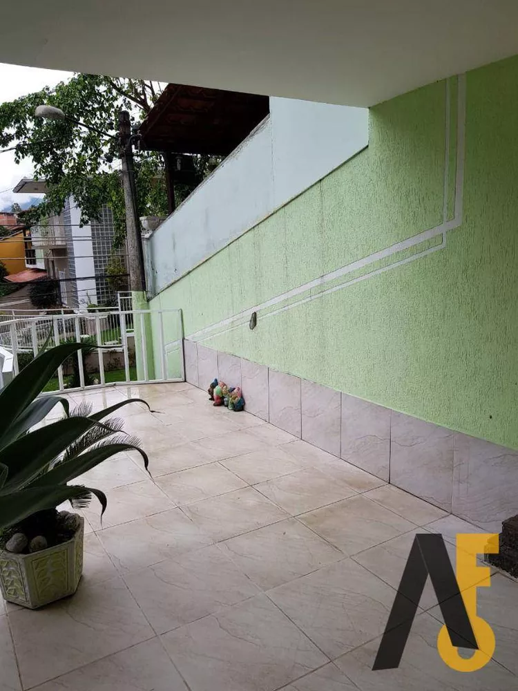 Casa à venda com 4 quartos, 300m² - Foto 6