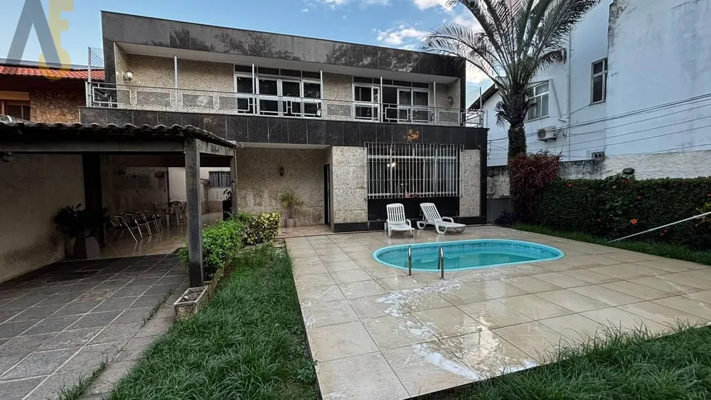 Casa, 4 quartos, 310 m² - Foto 1