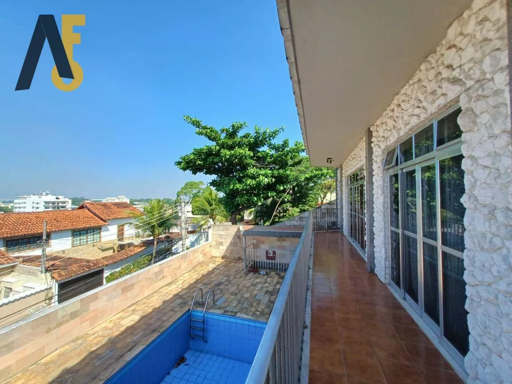 Casa à venda com 3 quartos, 316m² - Foto 3