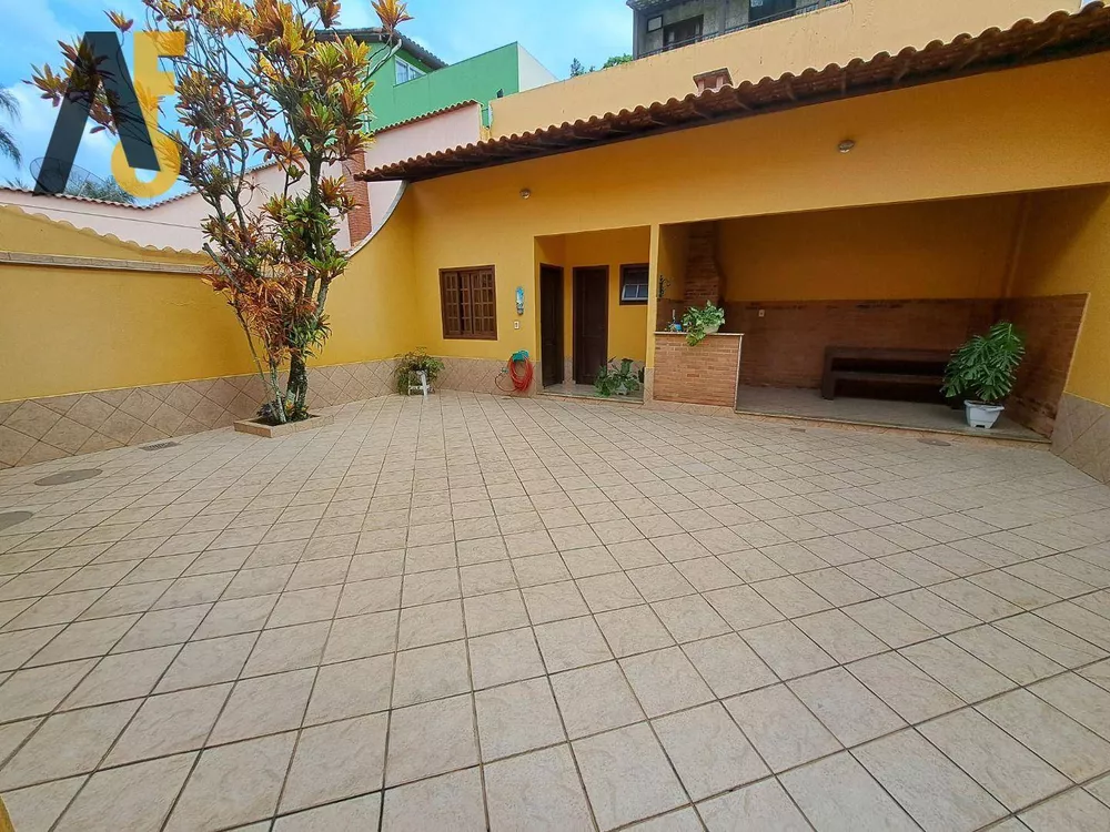 Casa, 4 quartos, 208 m² - Foto 1