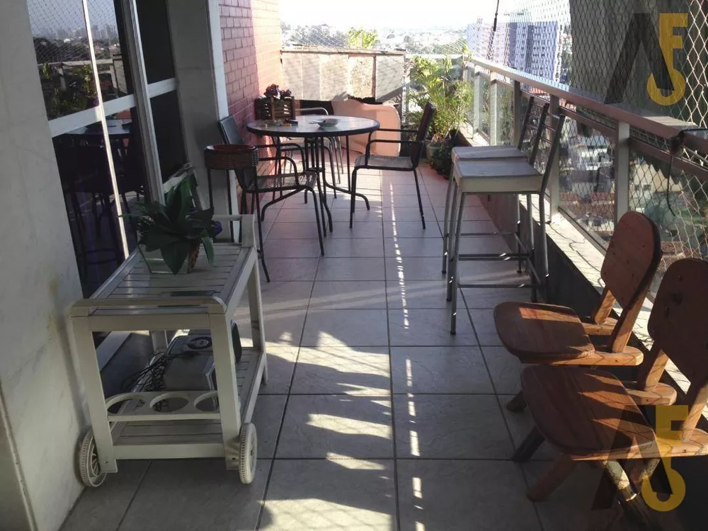 Apartamento à venda com 2 quartos, 105m² - Foto 2