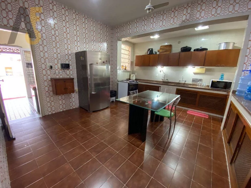 Casa, 3 quartos, 238 m² - Foto 1