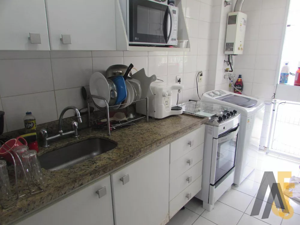 Apartamento à venda com 2 quartos, 60m² - Foto 2