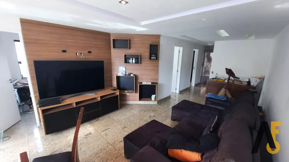 Casa de Condomínio à venda com 3 quartos, 311m² - Foto 2